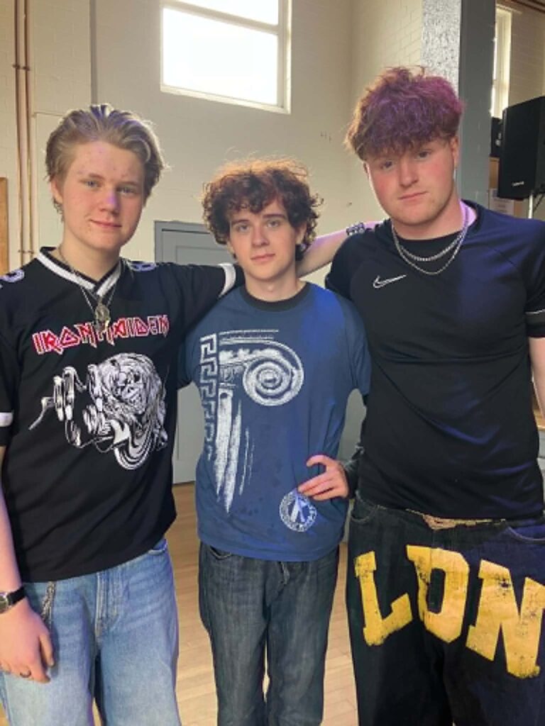 Vendetta band, consisting of three young men